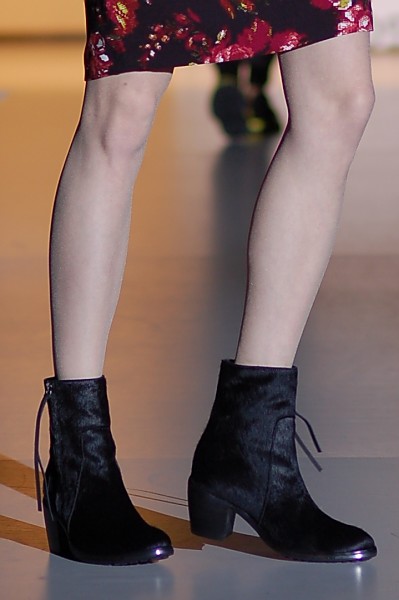 Stiefel mit Kurzhaafell  - echt oder als  Imitat, sind tolle Hingucker; besonders die schönen Modelle in Zabra- und Leolook.